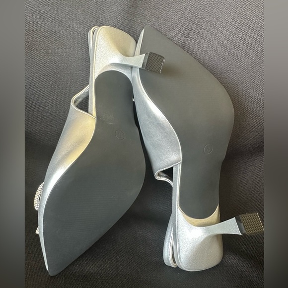 Elegant Silver Slingback Heels - Picture 7 of 8